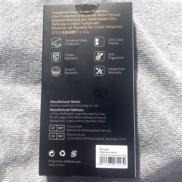 NWT iPhone screen protectors - box of 3 - Picture 3 of 16